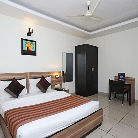 Capital O 1391 Hotel Pushpa Vilas Ghaziabad Bagian luar foto